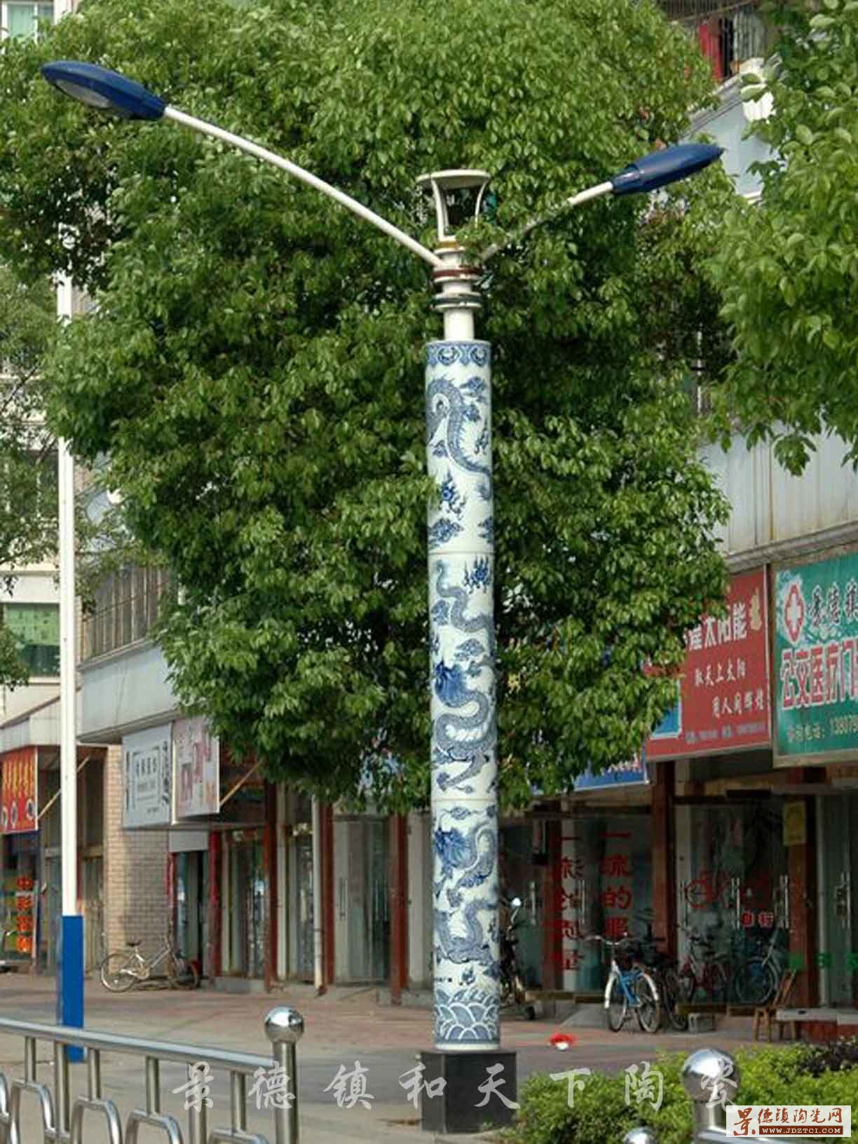 陶瓷青花手绘粉彩灯柱街道路灯小区花园定制3米4米厂家定制灯柱子