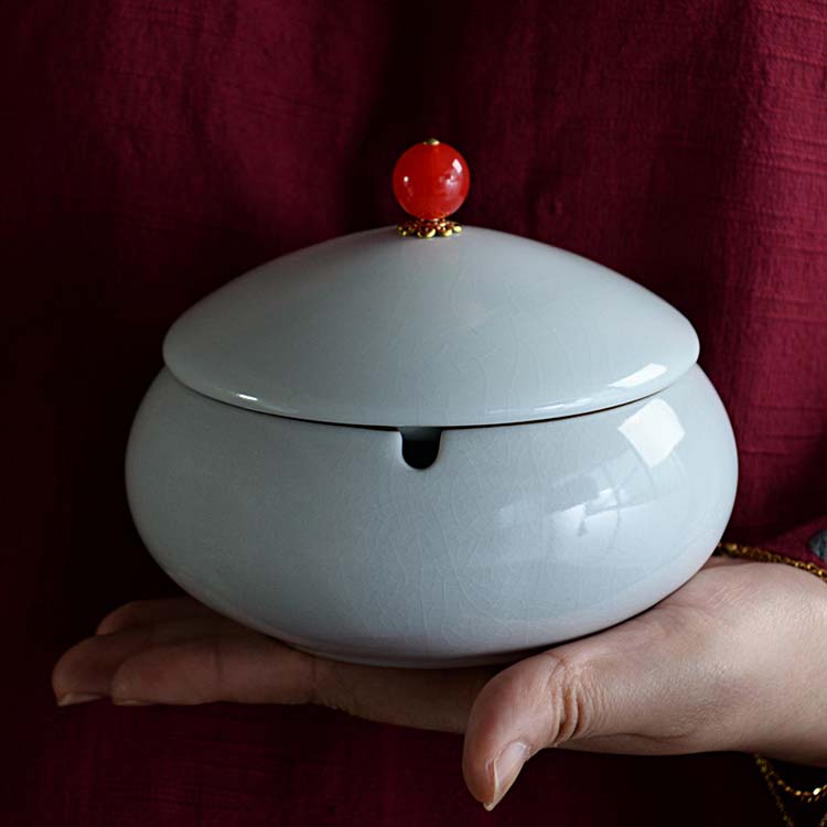 中式陶瓷烟灰缸